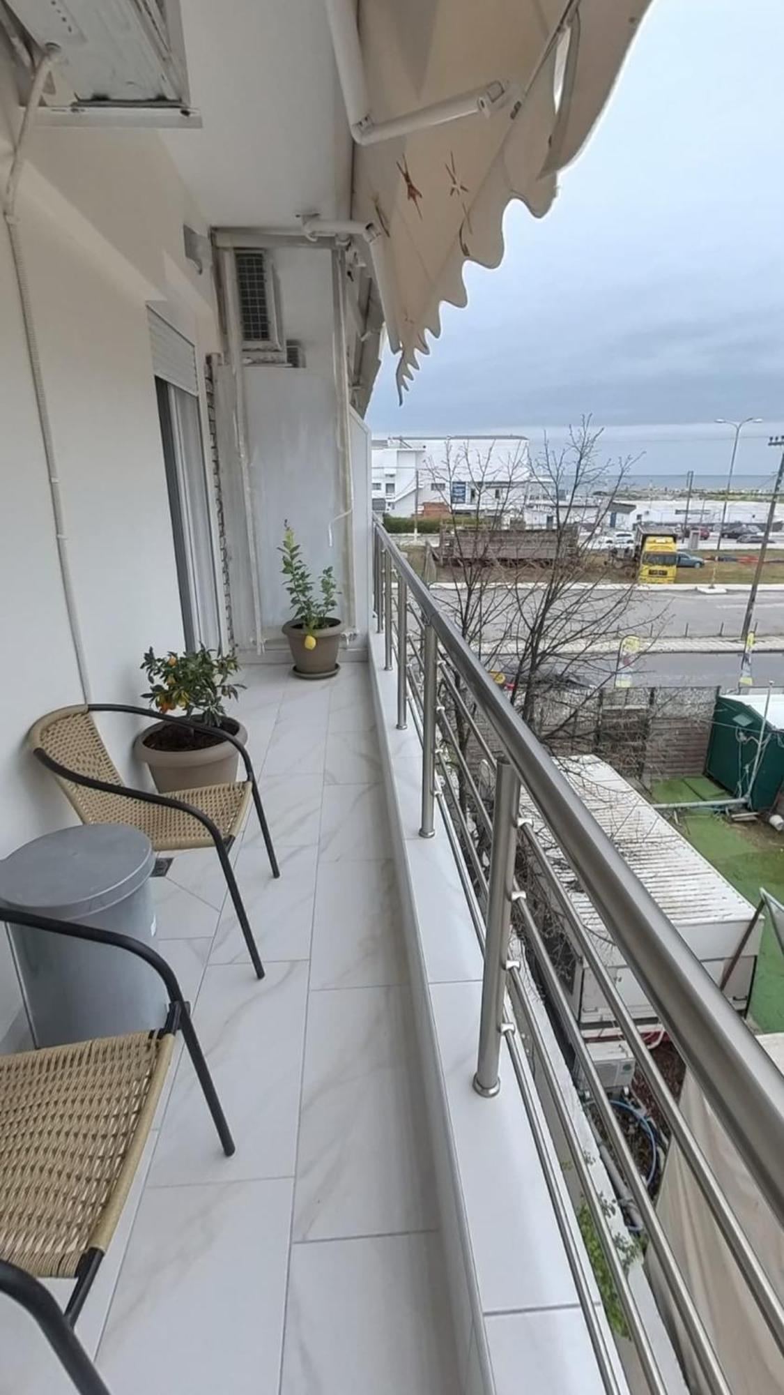 Cozy Sea View Apartment In Paralia Екстериор снимка